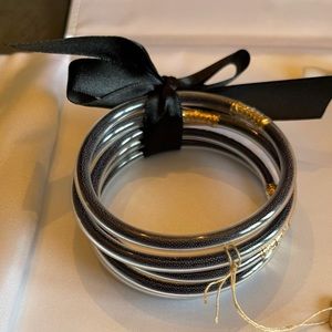 Boutique style bangle bracelet